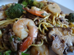 beef and shrimp chow mein